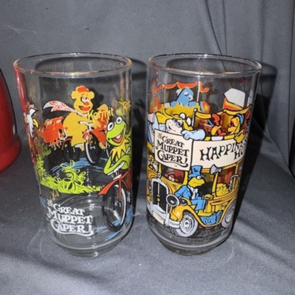 2 Great Muppet Caper Bus McDonalds Happiness Hotel Muppets Glass 1981 Vintage